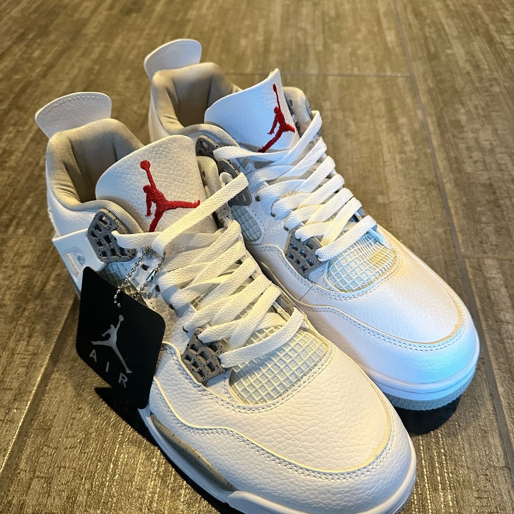 Air Jordan 4 Retro “White Oreo” Men Size 10